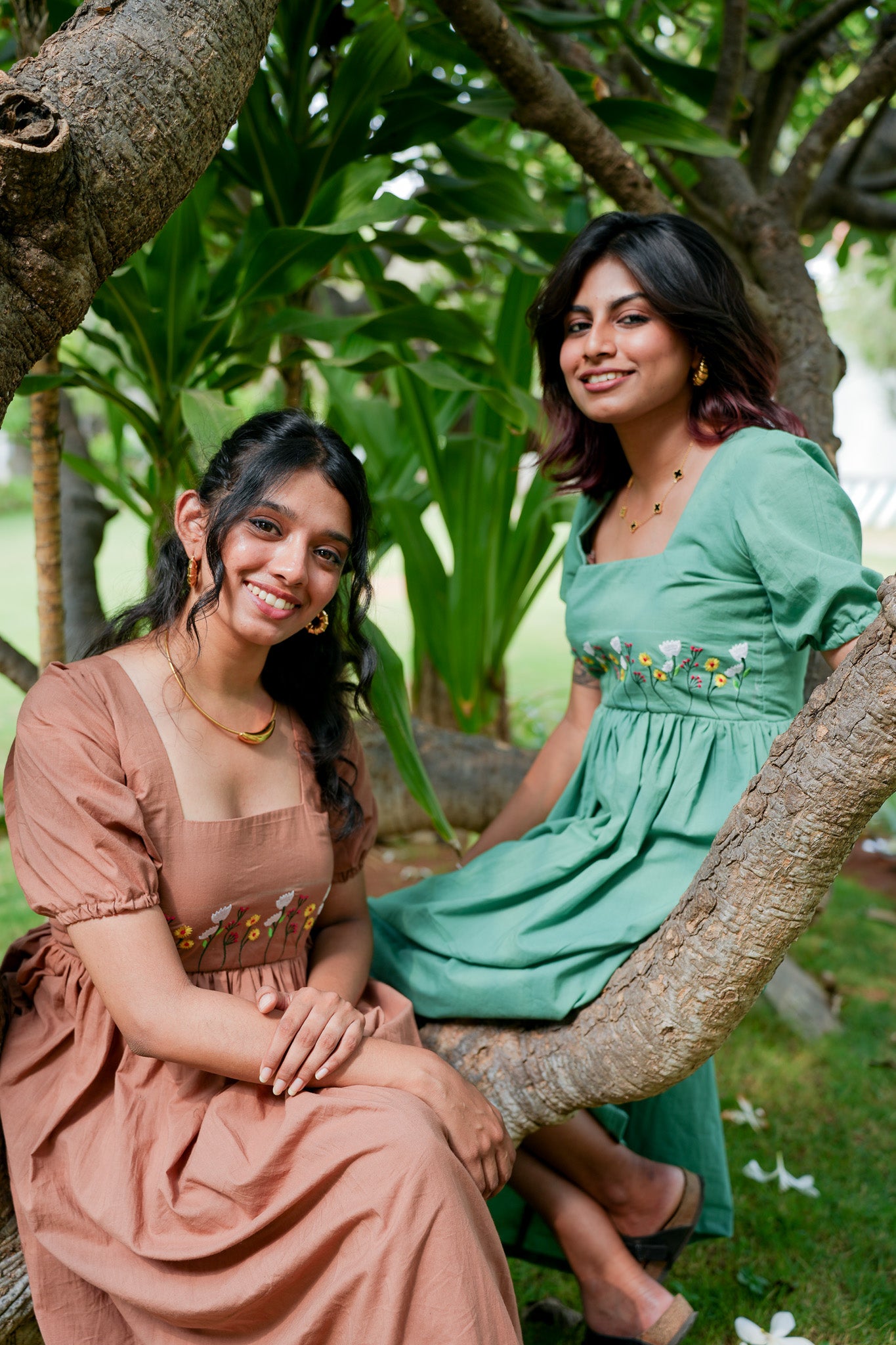 GREEN EMBROIDERED MAXI